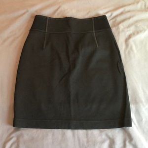 Black fitted skirt